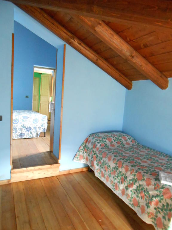 Azienda Agrituristica Risveglio Naturale 바레세 리구레 객실 사진