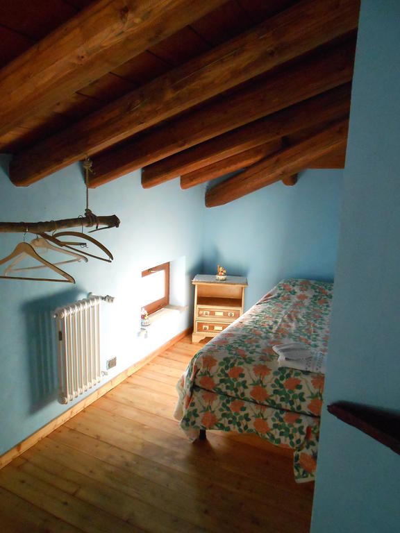 Azienda Agrituristica Risveglio Naturale 바레세 리구레 객실 사진