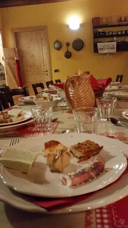 Azienda Agrituristica Risveglio Naturale 바레세 리구레 외부 사진