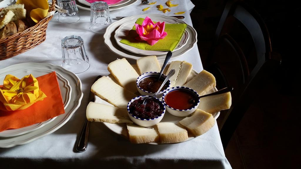 Azienda Agrituristica Risveglio Naturale 바레세 리구레 외부 사진