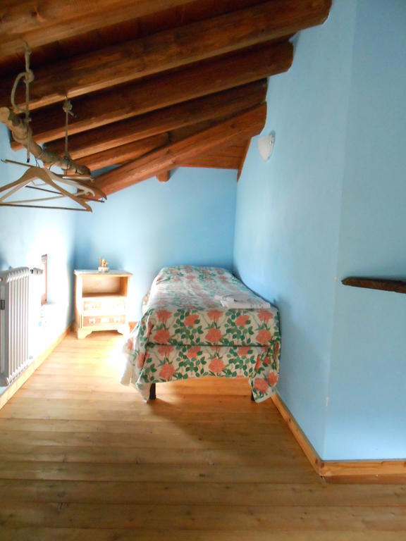 Azienda Agrituristica Risveglio Naturale 바레세 리구레 객실 사진