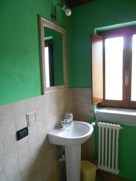 Azienda Agrituristica Risveglio Naturale 바레세 리구레 객실 사진