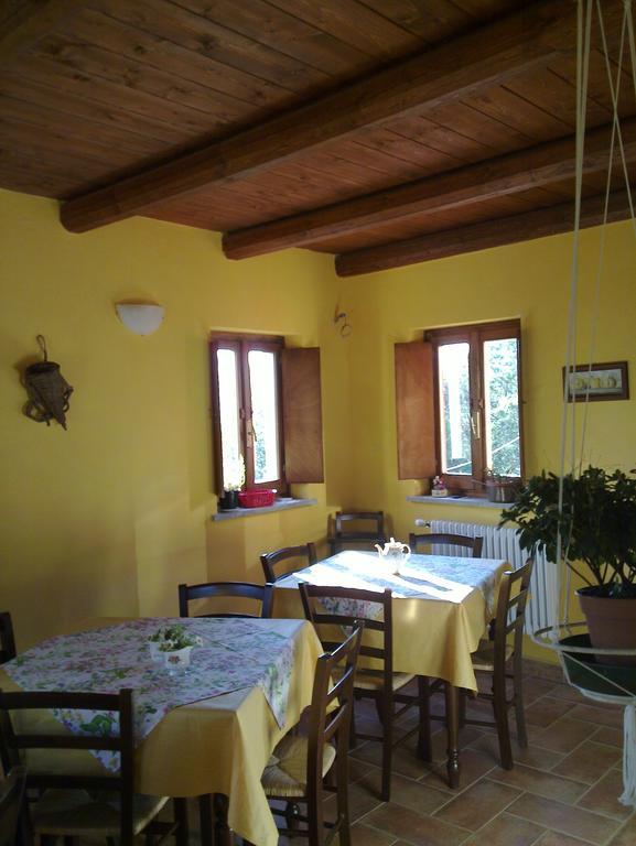 Azienda Agrituristica Risveglio Naturale 바레세 리구레 외부 사진