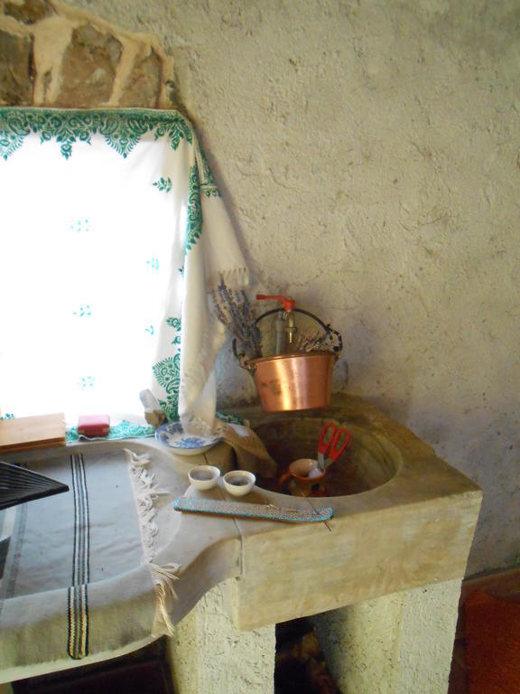 Azienda Agrituristica Risveglio Naturale 바레세 리구레 외부 사진