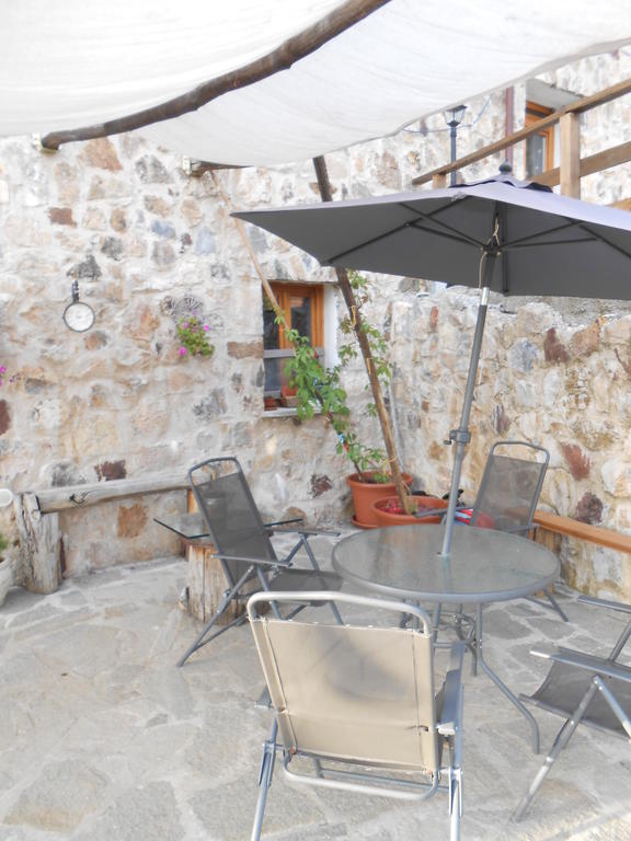 Azienda Agrituristica Risveglio Naturale 바레세 리구레 외부 사진
