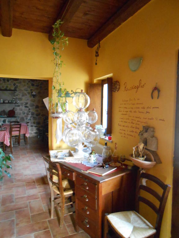 Azienda Agrituristica Risveglio Naturale 바레세 리구레 외부 사진
