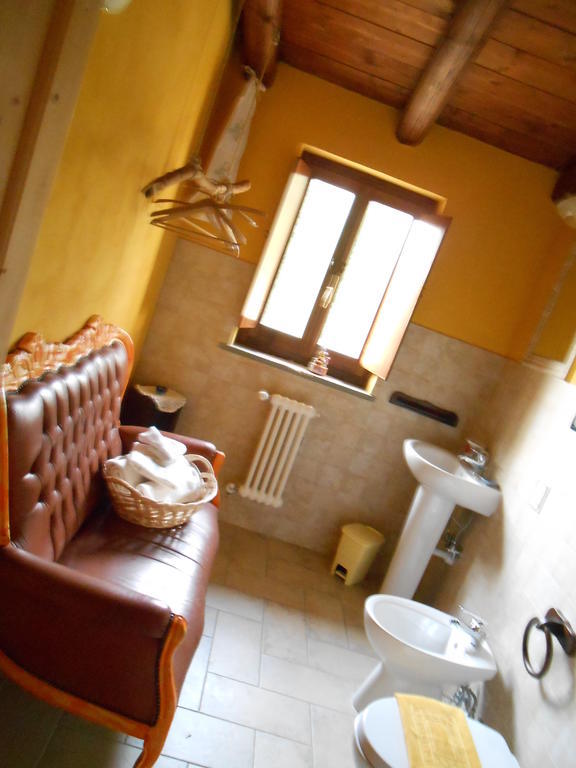 Azienda Agrituristica Risveglio Naturale 바레세 리구레 객실 사진