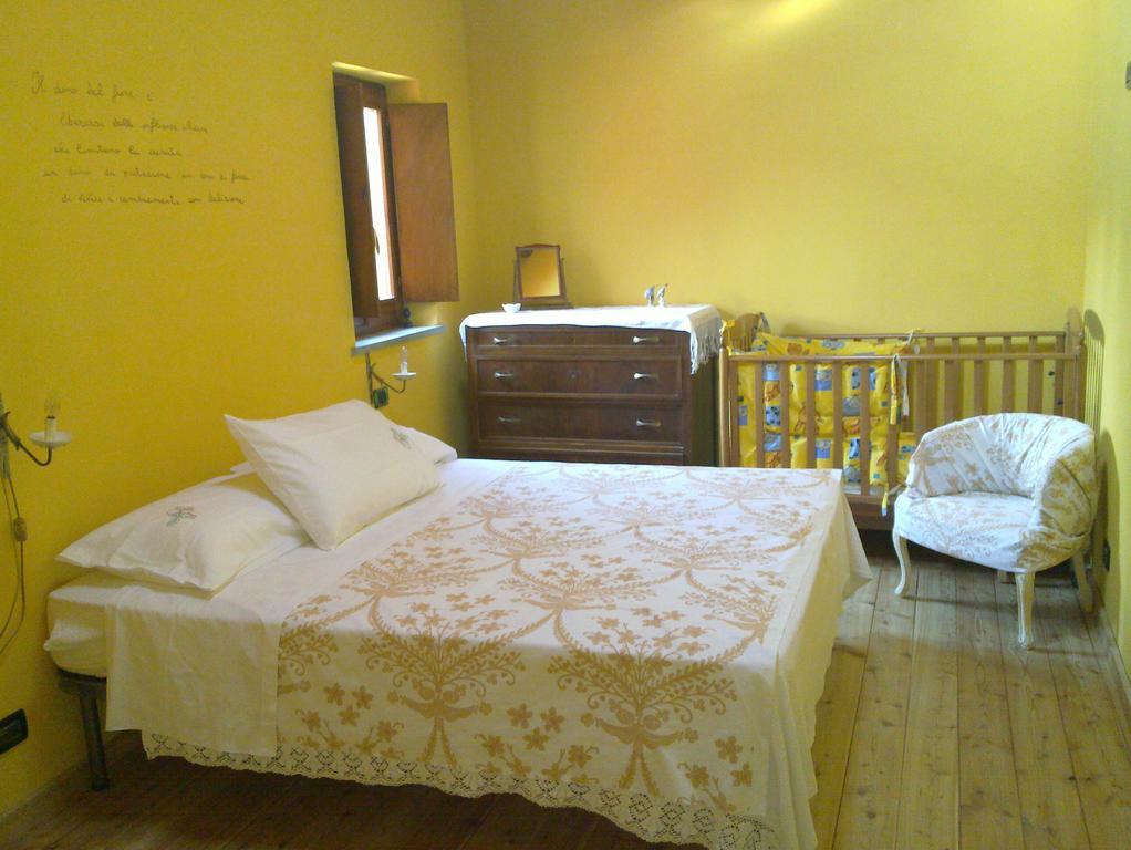 Azienda Agrituristica Risveglio Naturale 바레세 리구레 객실 사진