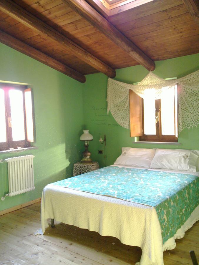 Azienda Agrituristica Risveglio Naturale 바레세 리구레 외부 사진